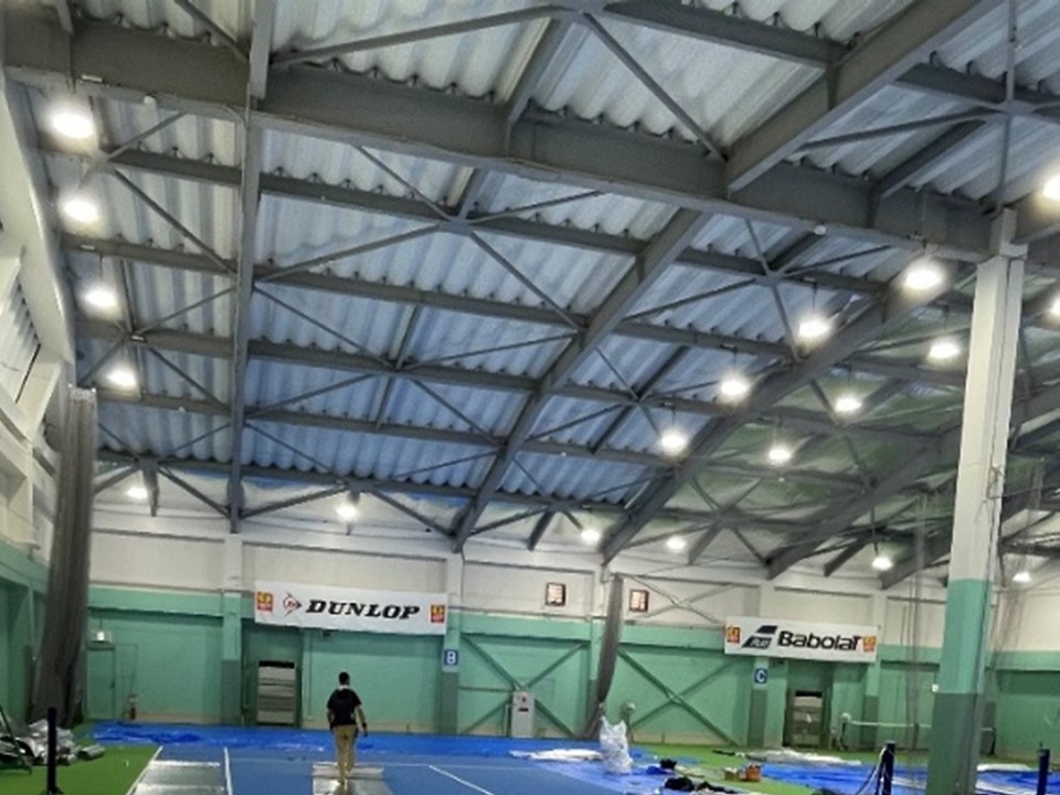 インドアテニススクールでサーモバリアS施工