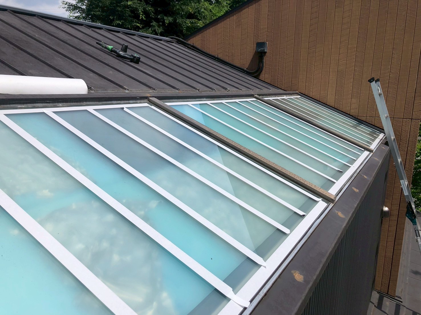 天窓からの日差し対策にお勧め施工